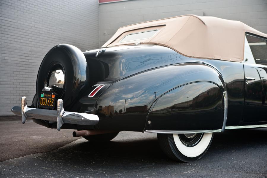  Lincoln Zephyr Continental Cabriolet 1940 года  (фото 11 из 28)